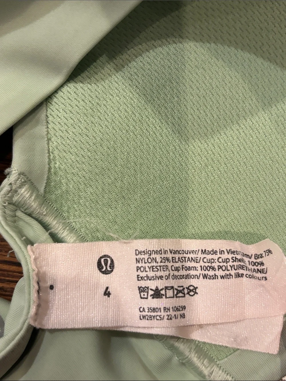 Lululemon Women’s Seamless Light Green Sports Bra Size 4 - Picture 4 of 4